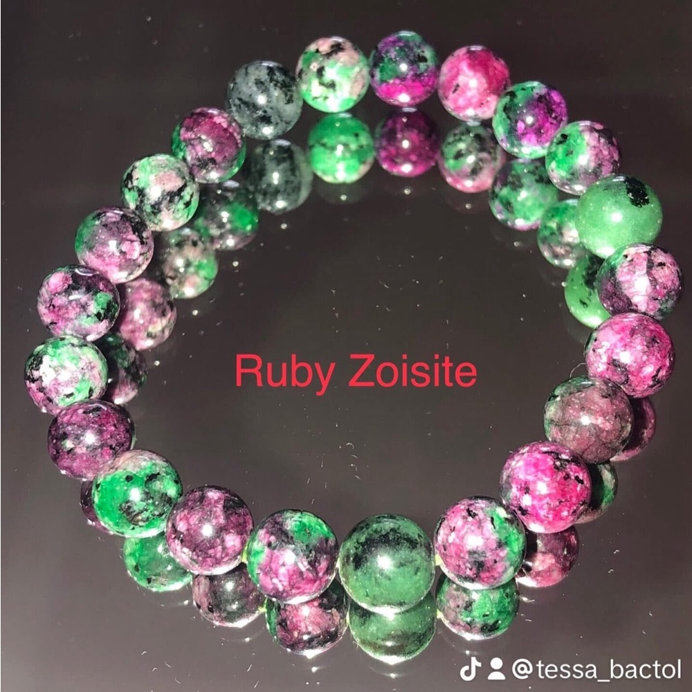 Stone Mountain Accessories Green and Pink Beaded Bracelet